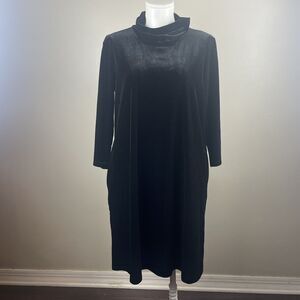 Lands End  womens Petite Medium black velvet midi dress Turtleneck Pockets